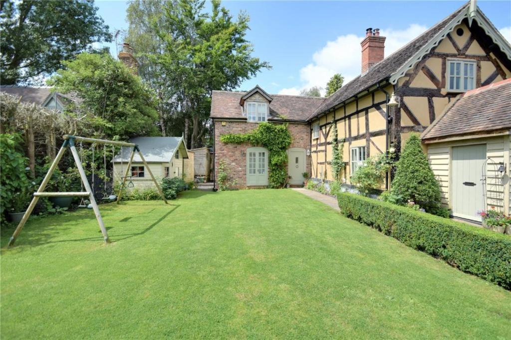 Chocolate Box Cottage In The Heart Of Shropshire Ludlow Exterior photo